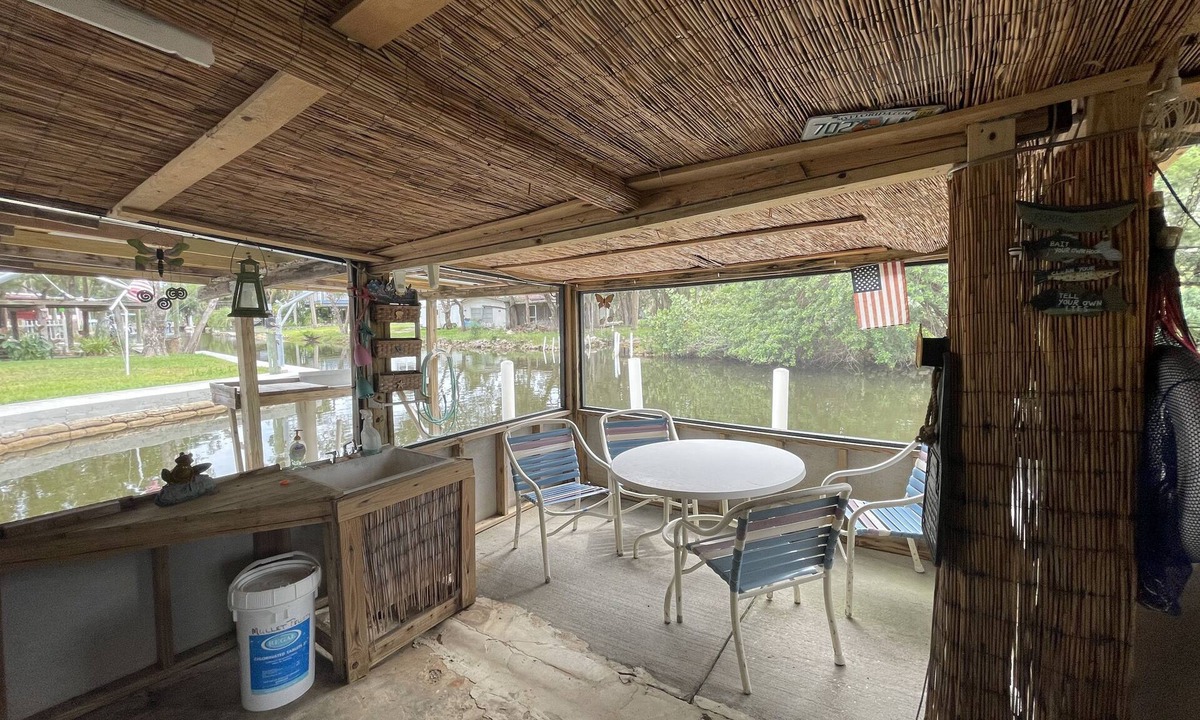 Crystal River House | Old Country Living Ozello Keys 1 BR/1BA Waterfront Fishing Cabin