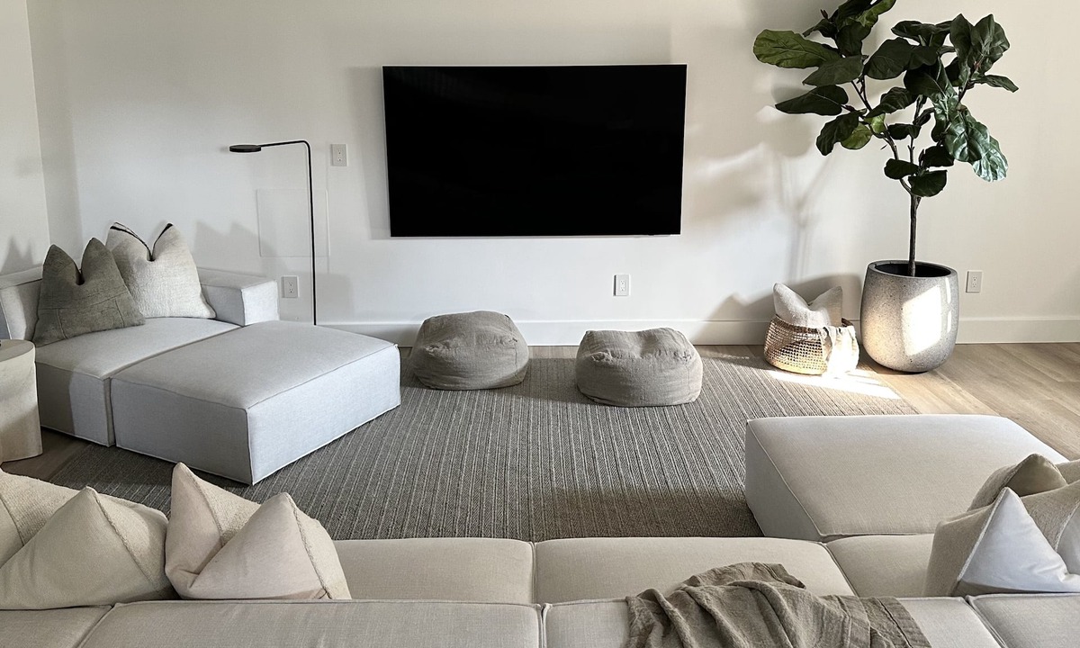 Thorold House | On Cloud Wine | Modern Bungalow | Bubbly Bar, Fire Pit, Badminton