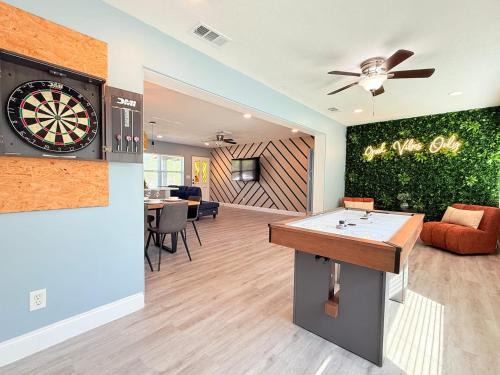 Lockhart House | Orlando Family Fun Game Room Parking