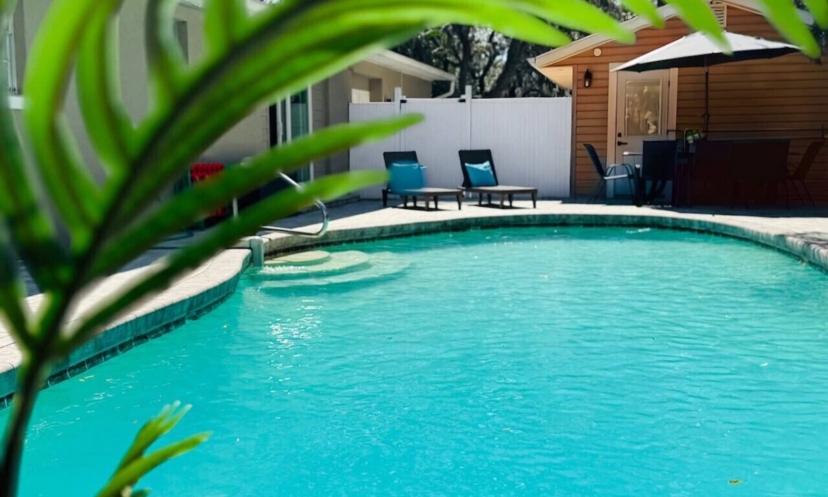 Temple Terrace House | Palm Breeze Getaway Tampa
