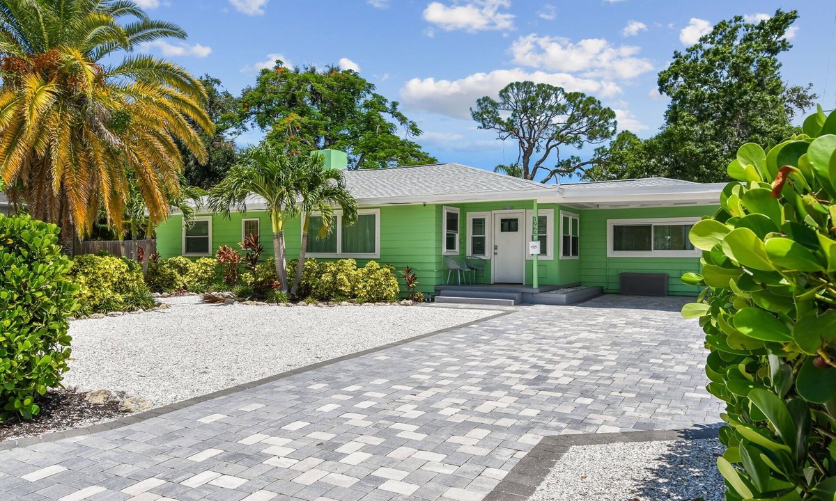 South Poinsettia Villa | Palm Paradise Oasis: Heated Saltwater Pool by Siesta Key