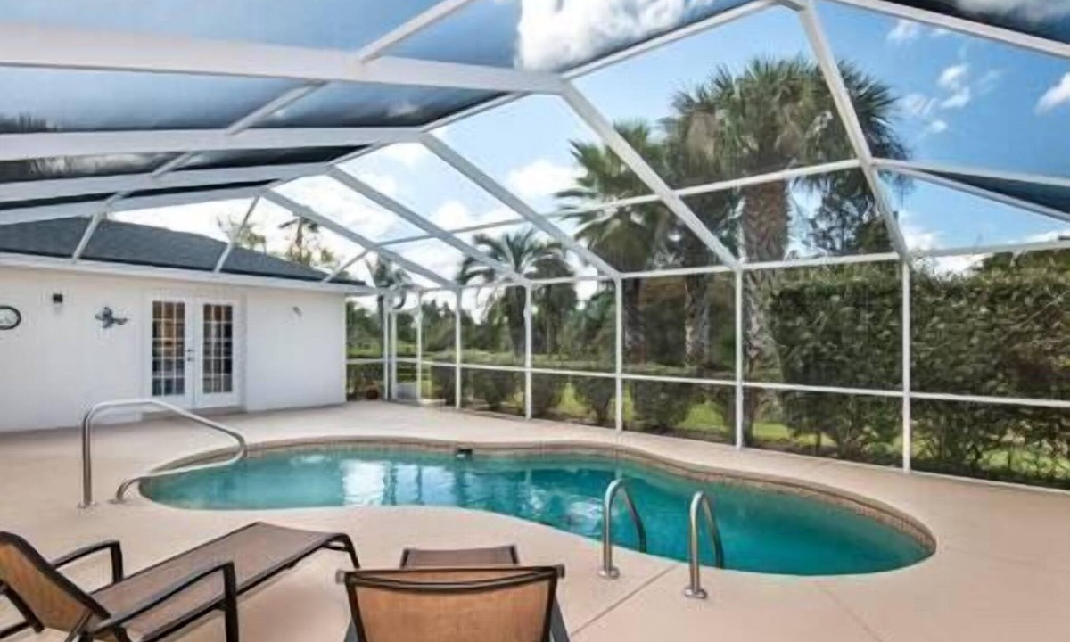 Inverness House | Palm Villa - 4 bedroom Pool Home
