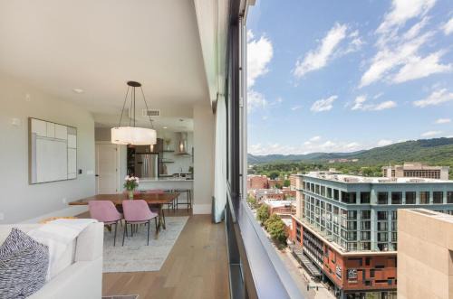 Smoky Mountains House | Panoramic Pack Square | Arras Vacation Rentals