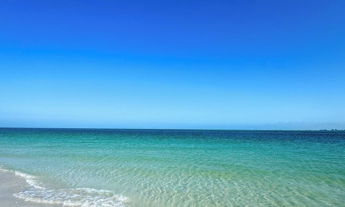 Tierra Verde Condo | Paradise Awaits! Pristine Condo+Resort Amenities. 1 BR w/New Sleeper Sofa.