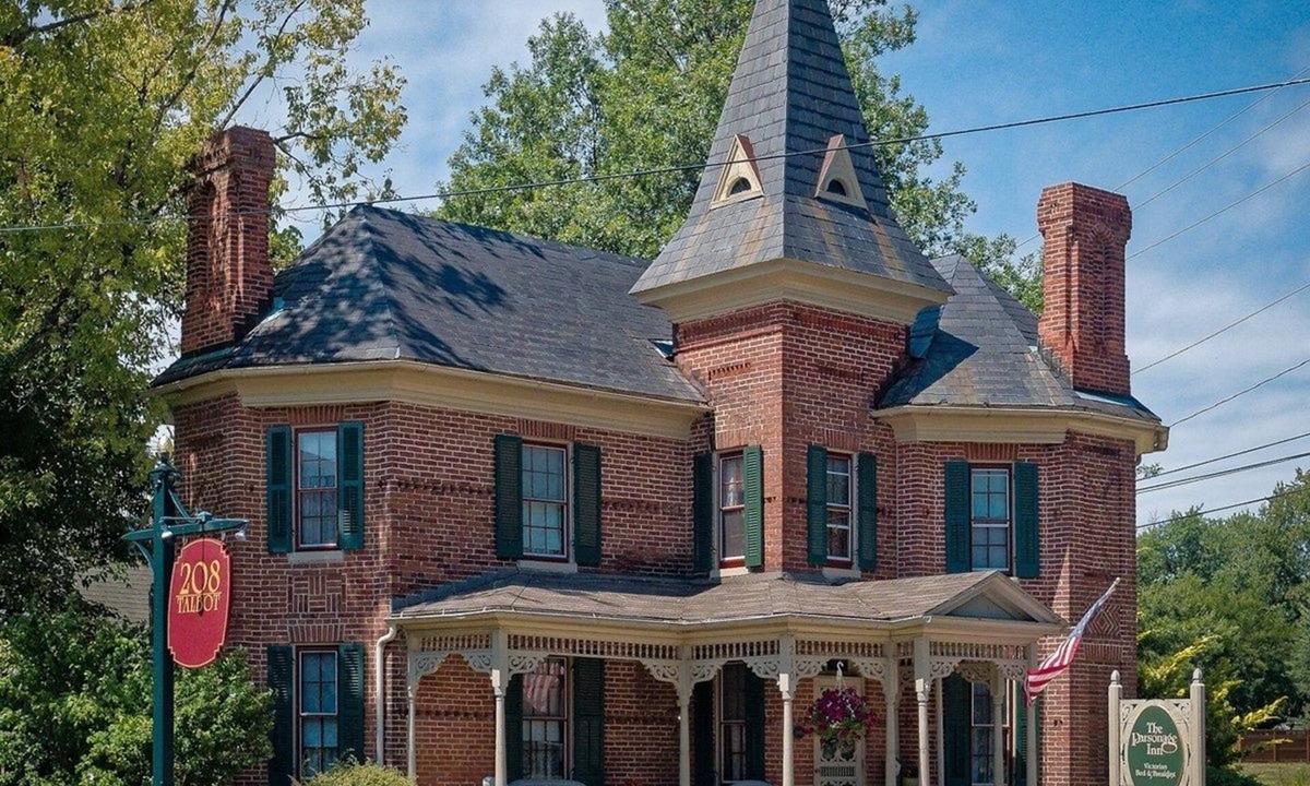 St. Michaels Bed & Breakfast | Parsonage Inn