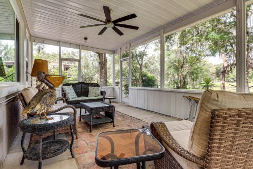 Lake Helen House | Patio & Grill: Waterfront Lake Helen Escape!