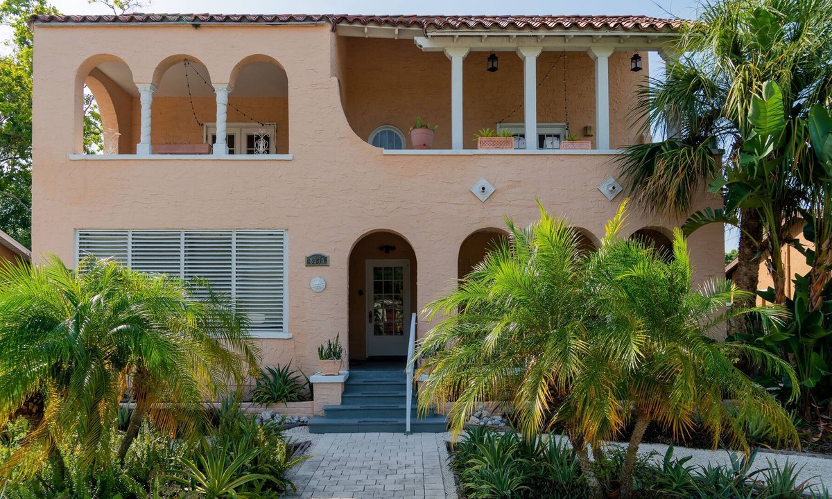 Riviera Bay Apartment | Peaceful 1/1 Apt w/ balcony - Downtown 10 mins