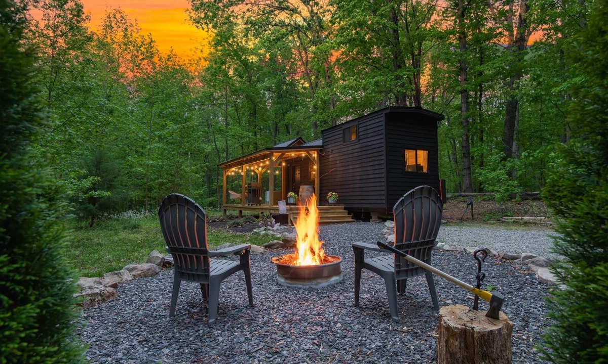 Macon House | Peaceful Tiny home on 4 acres, hot tub, & fire pit