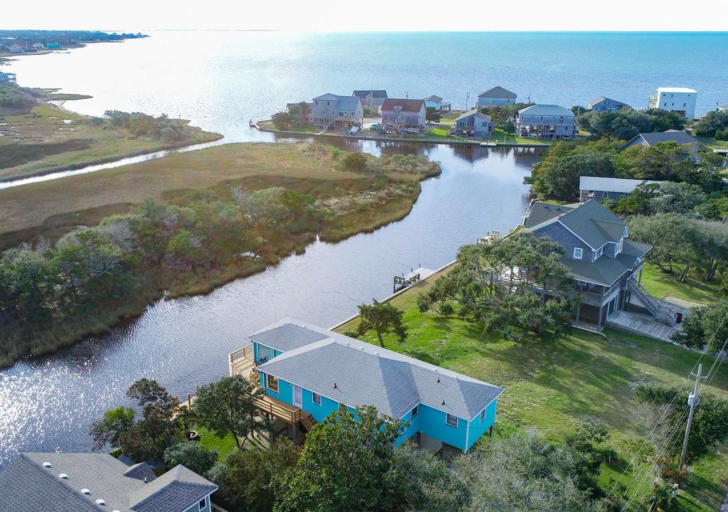 Brigands' Bay House | Pearly Shells - Rare 3 Bedroom Canalfront Home in Frisco