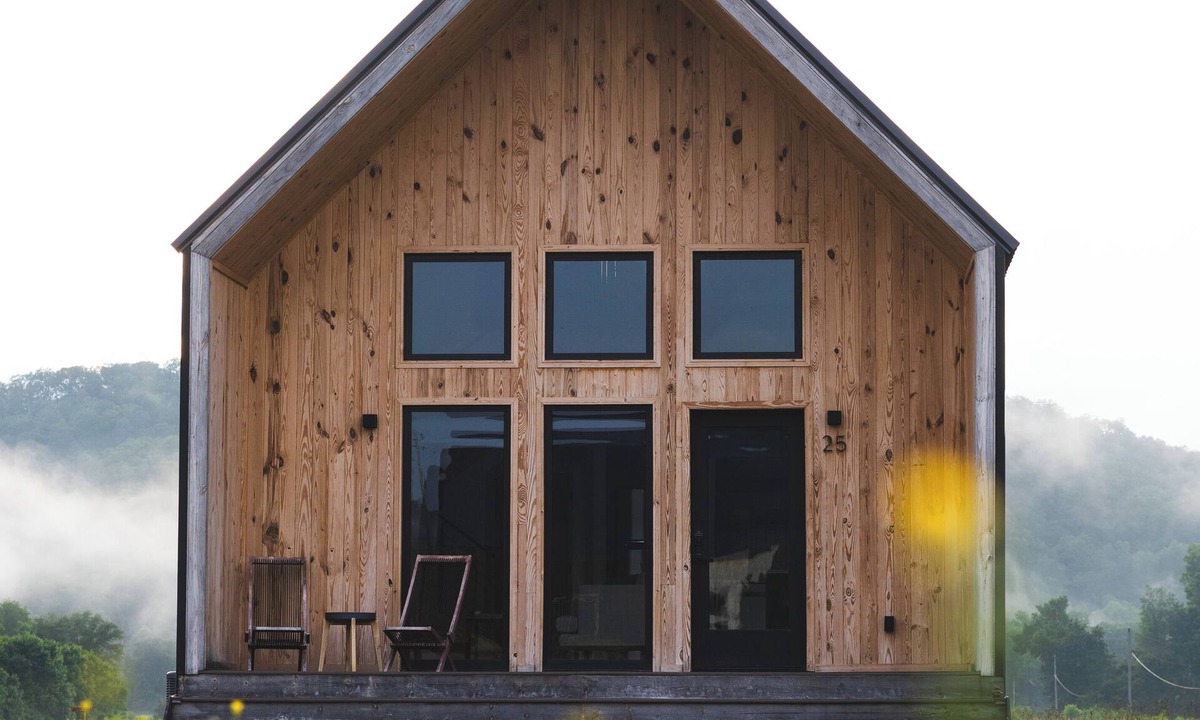 Stanton Cabin | Perfect Perch - RARE River with BEACH, Sunsets and Stars, Hot Tub, Mountain View