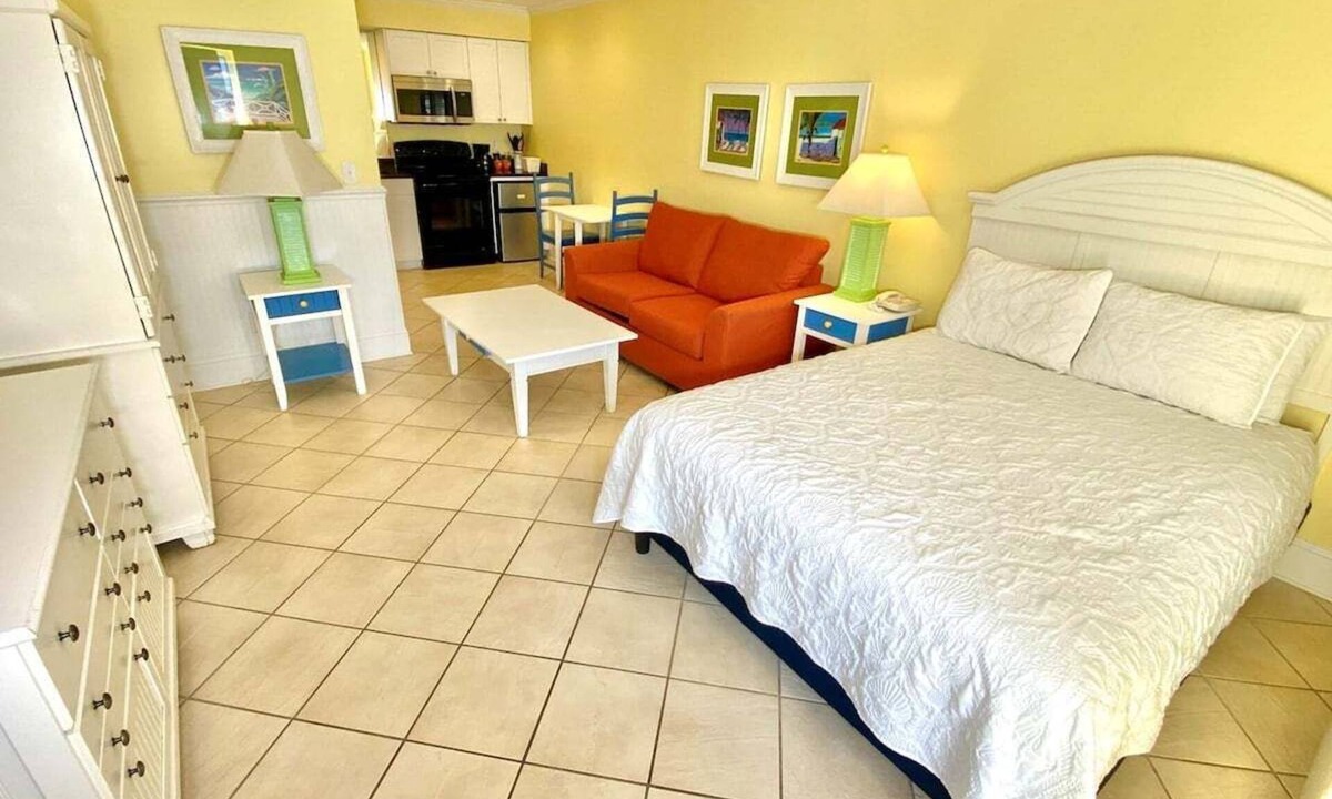 Atlantic Beach Hotel | Pet-friendly, 3 Blocks to Beach, Pool, #403