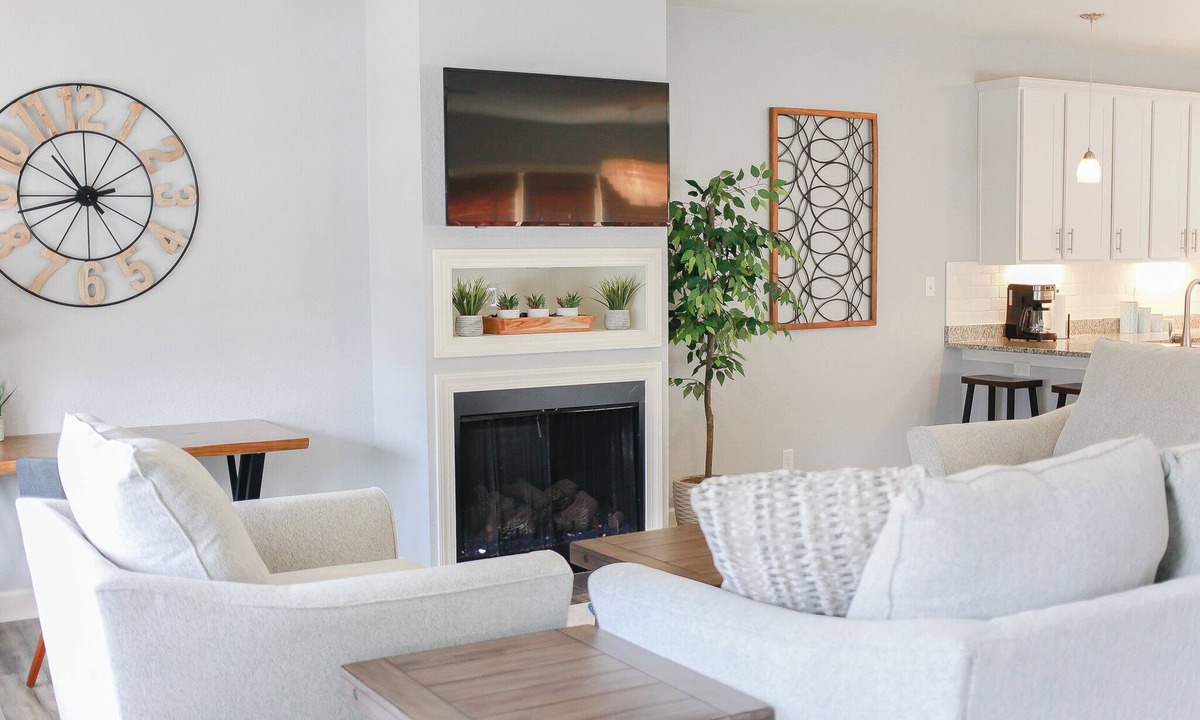 Northeast Virginia Beach House | Pet -Friendly 4 BR Home - Near Beach Sleeps 8