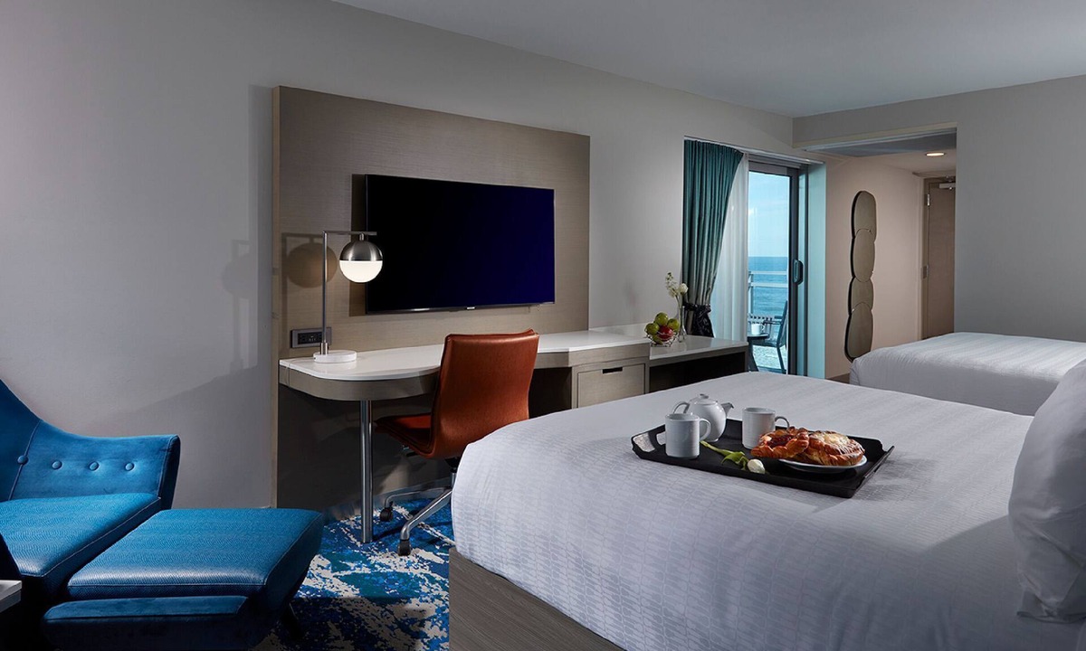 East Daytona Hotel | Pet-friendly Accommodation with Outdoor Pool, Steps Away from Daytona Beach!