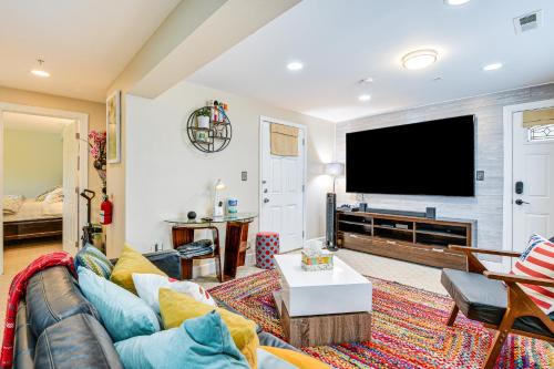 Colesville House | Pet-Friendly DC Area Condo w/Yard!