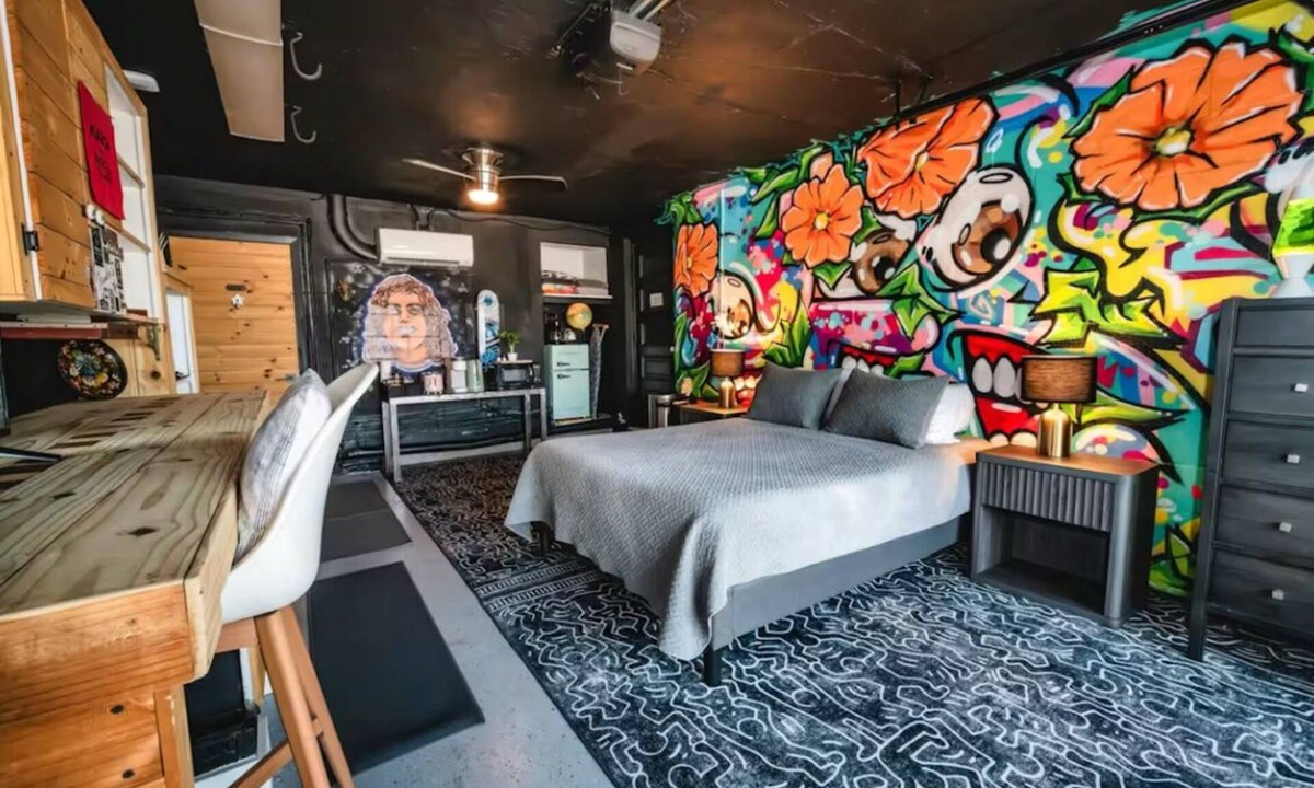 Harbor Bluffs House | Pike’s Graffiti Oasis Close to Beaches!