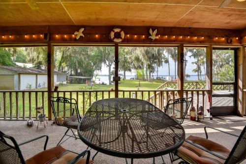 Welaka House | 'Pirate Cove' Home in Welaka: Dock & River Access!