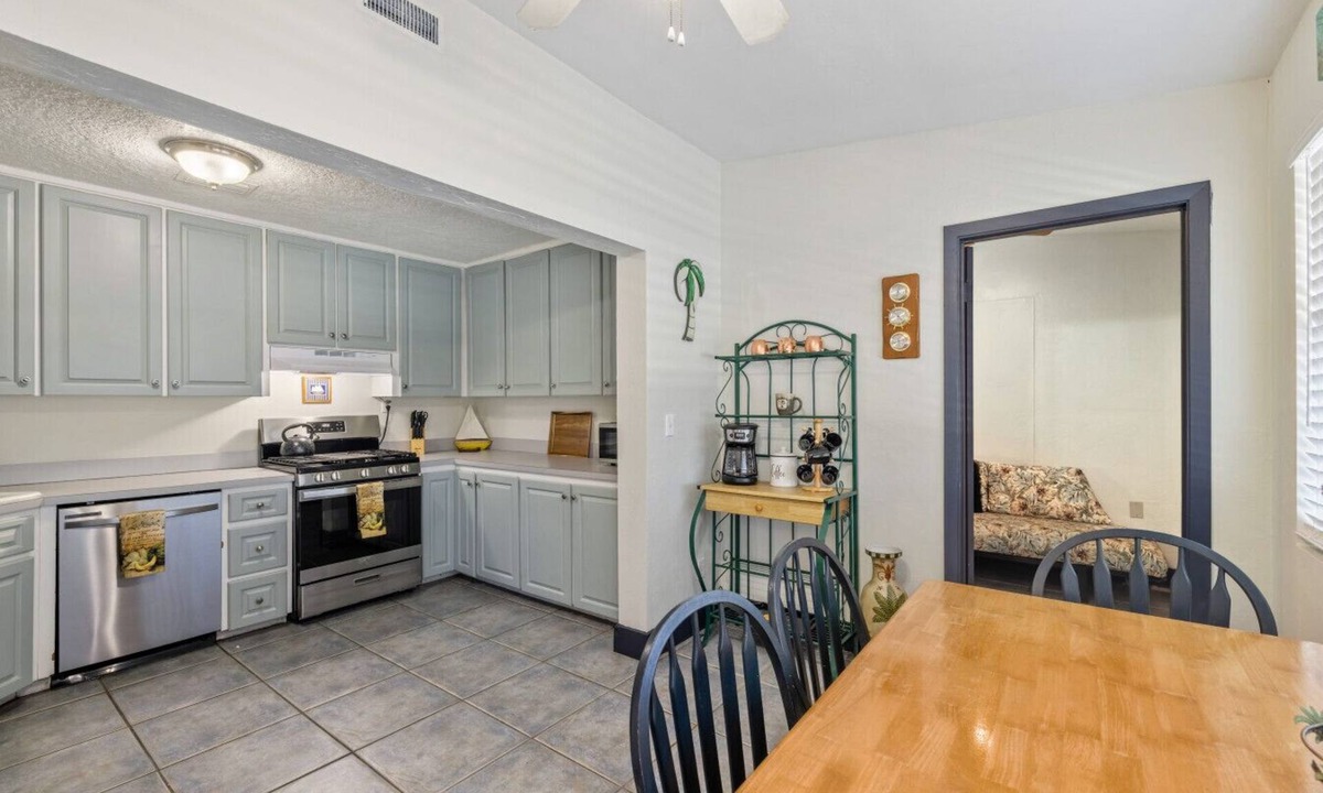 Cedar Key House | Pirate`s Paradise with a Gulf View!