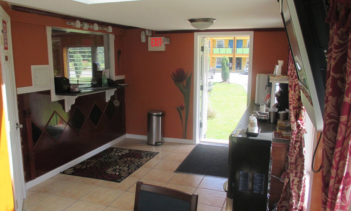 Williamstown Hotel | Plum Tree Inn