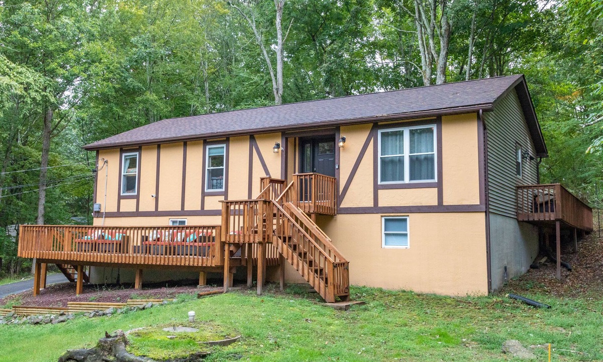 East Stroudsburg House | Poconos Oasis with hot tub, Game RM, & Fire pit. 8 min from Bushkill & Shawnee