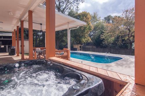 Anderson House | Pool and Hot Tub Oasis with Coastal Vibes Near AU