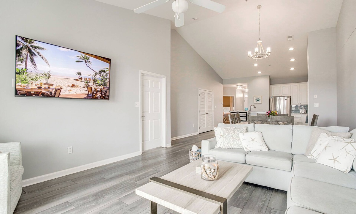 Sunset Island Condo | Pool, Beach Access! Canal-Front Ocean City Gem