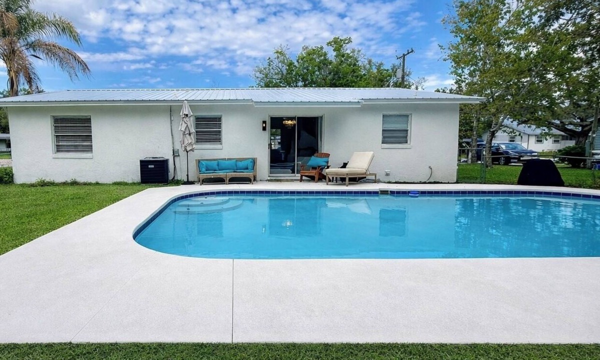 Hastings House | Pool home Near St. Augustine & Beaches
