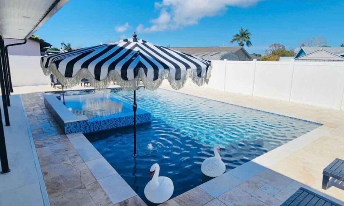 Bradenton House | Pool+Spa+ 3.5 Baths+Outdoor Grill