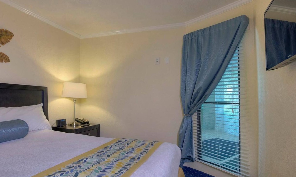 Rocky Point Condo | Pool View 1BR Near Airport & Private Beach