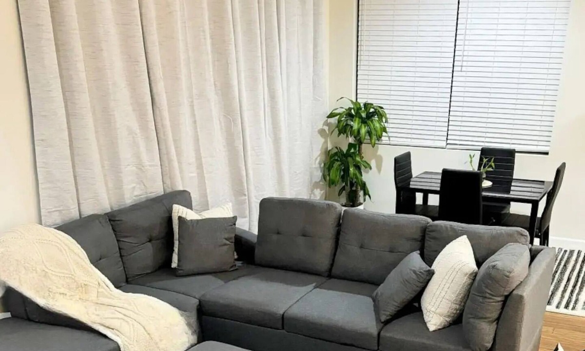 East Orange Apartment | Posh 2BR/2BA King Bed! Free Parking! 30 Min to NYC