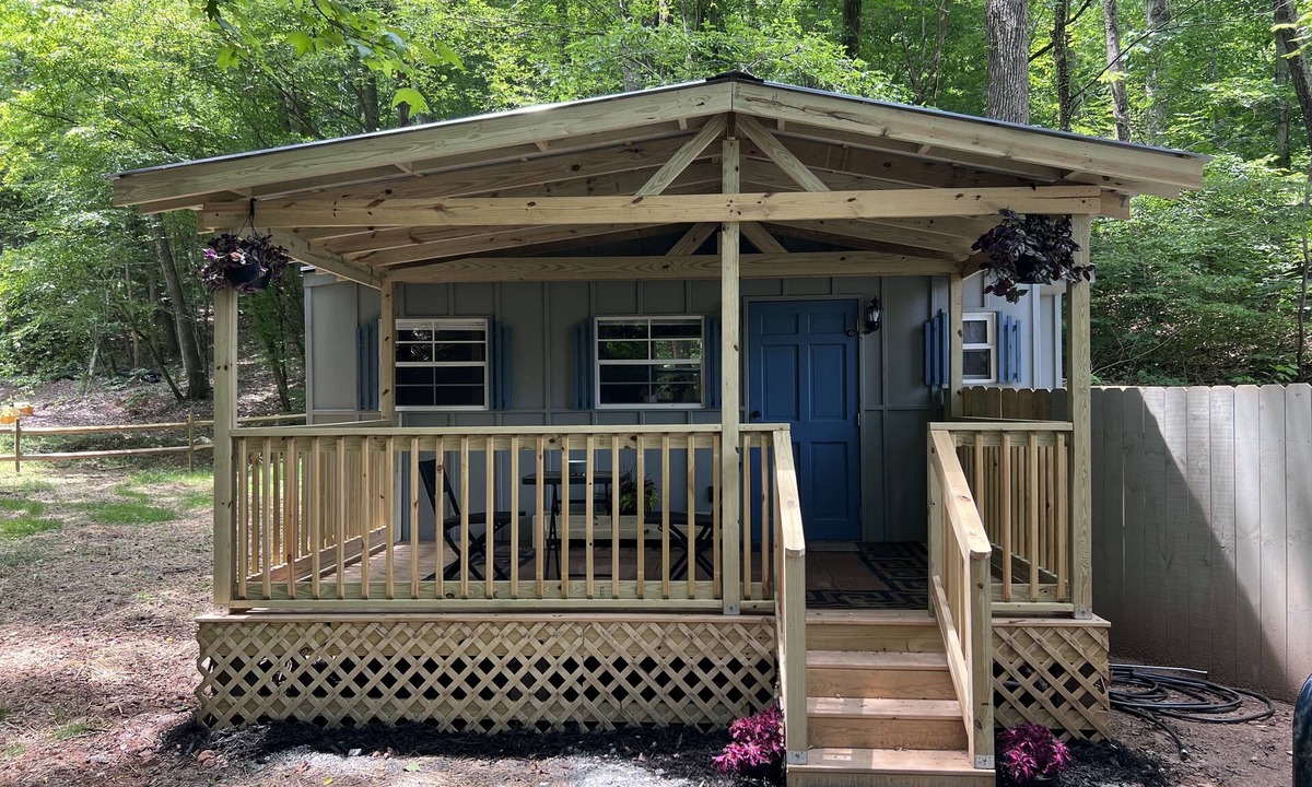 Rutherfordton Cabin | Private 1BR Cabin With Fenced In Dedicated Yard
