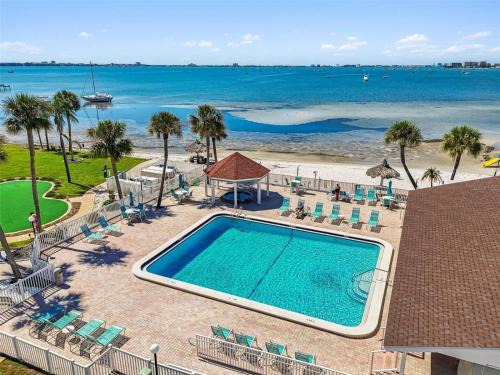Bayview House | Private Beach, 2 Pools & Hot Tub