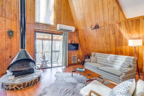 Murphy House | Private Deck & Fire Pit: Secluded Cabin in Murphy
