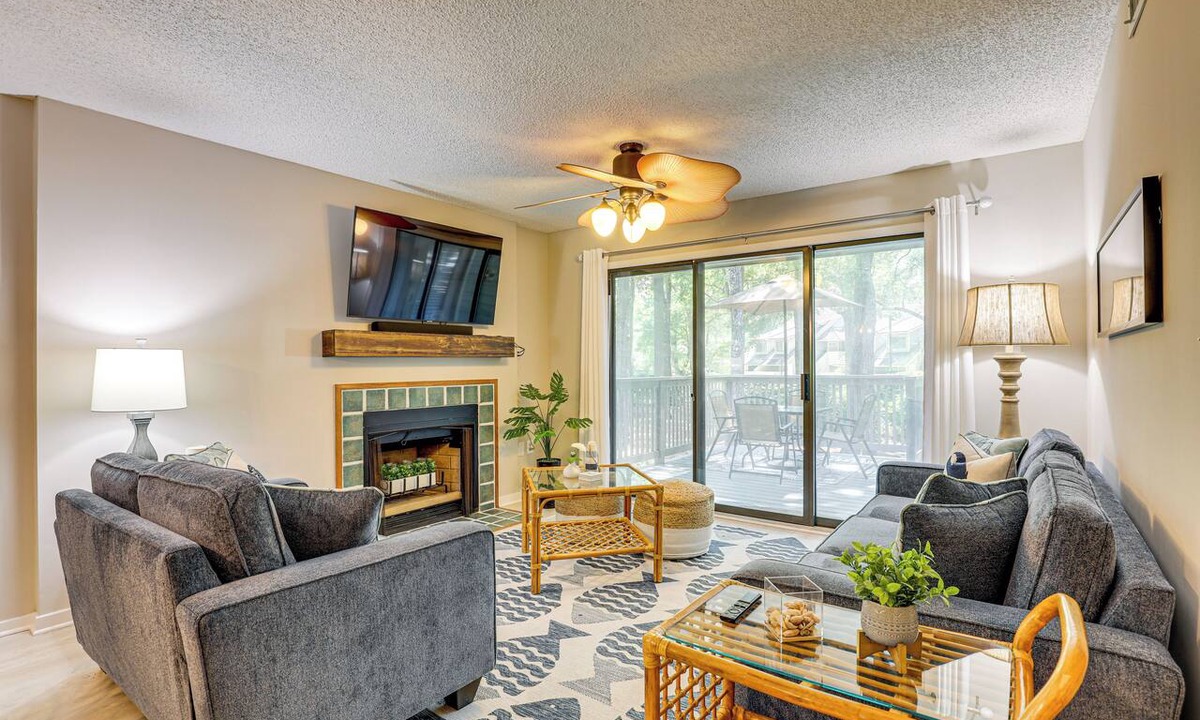 Arcadian Shores Condo | Private Deck & Pool Access: Myrtle Beach Getaway!