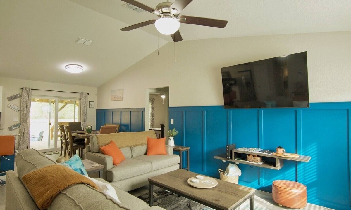 Dunnellon House | Private Family Home! Close to River, fire pit, grill and game room!