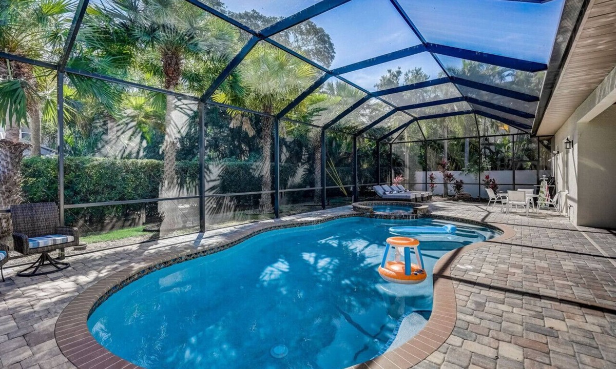 Saint Armands Key House | Private Heated Pool & Hot Tub Steps to St. Armands Circle & Walk to Lido Beach!