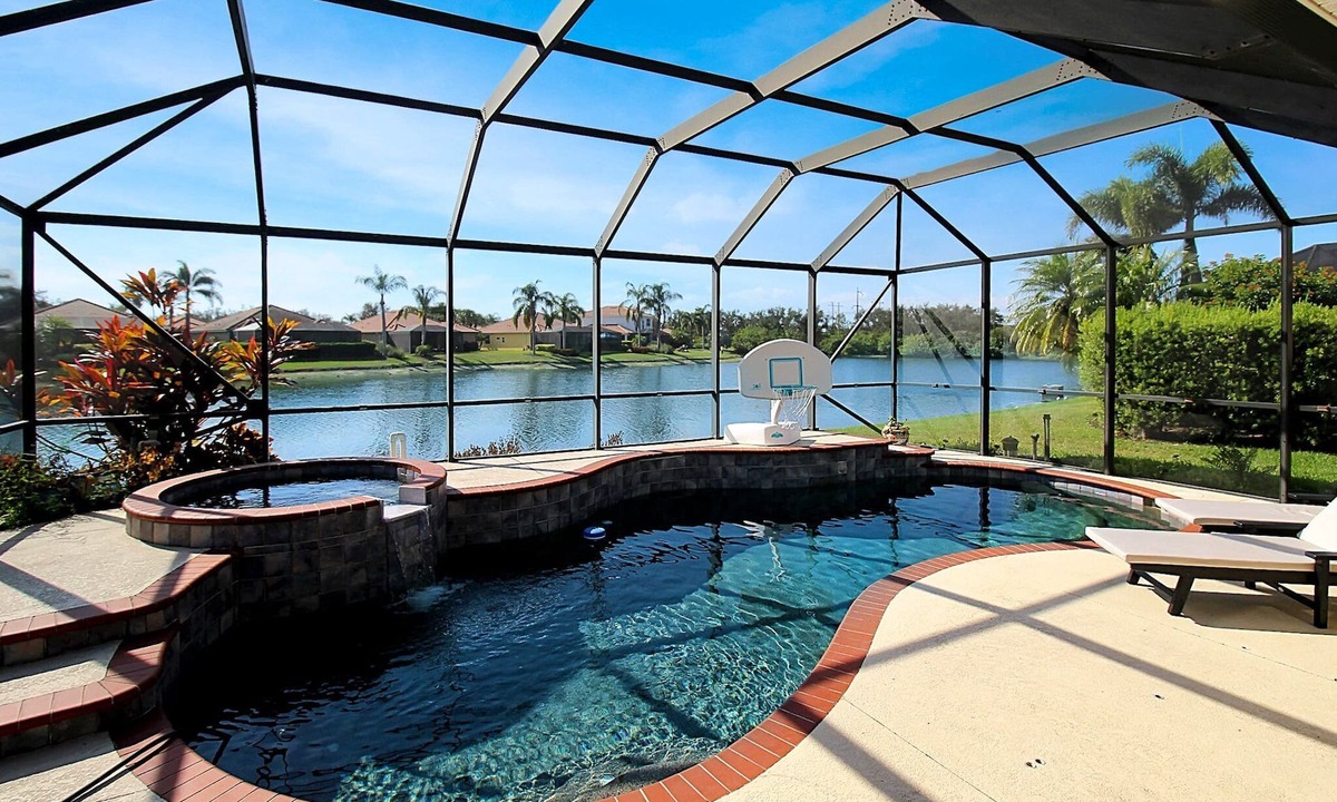 Braden River House | Private River Strand pool home with golf membership - Villa Milano