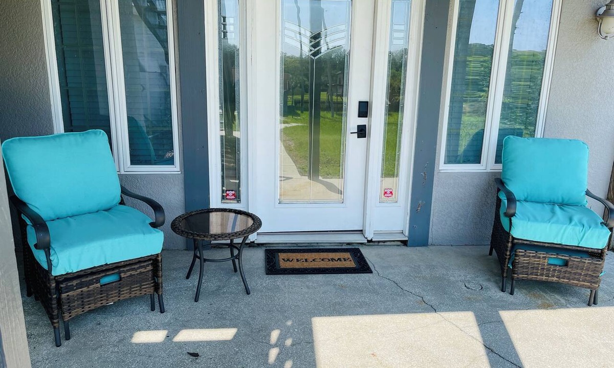 New Port Richey Apartment | Private room with private entrance, kitchenette, shared pool in New Port Richey