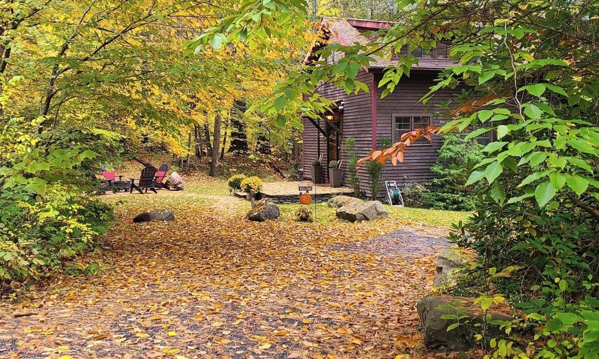 Chichester Cabin | Private Streamside Cabin