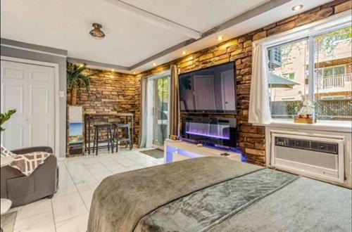 Georgetown Apartment | Private Studio Suite with Separate Entrance & Backyard, Quiet Brooklyn Stay