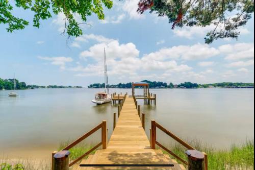 Colonial Beach House | Private Waterfront Retreat with dock on 7 acre