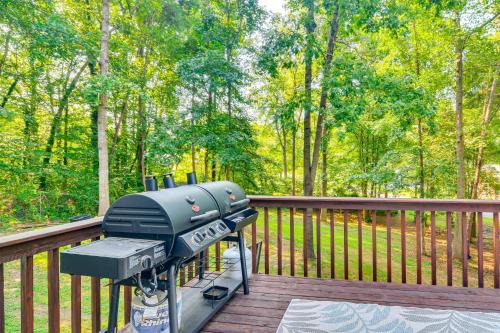 Wallburg House | Private Yard & Deck: High Point Home Base!