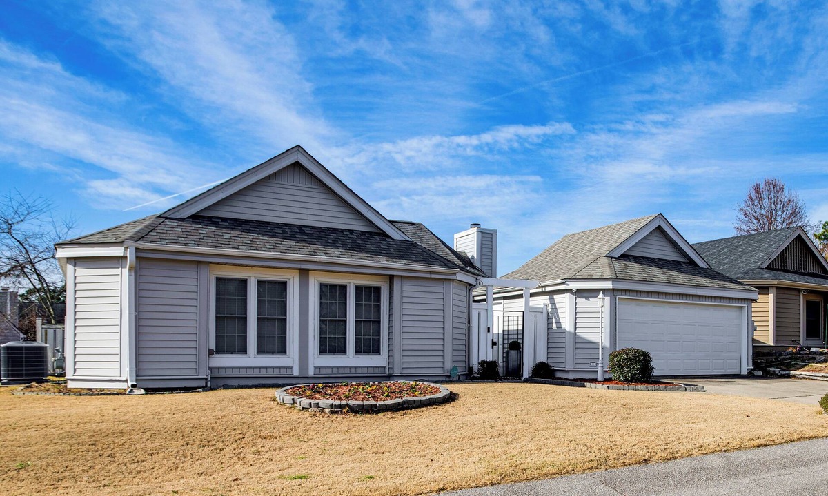 Huntcliff House | Private Yard & Gym: Classic Columbia Home