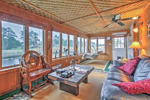 Chincoteague House | Quaint Chincoteague Island Hideaway w/2 Porches!