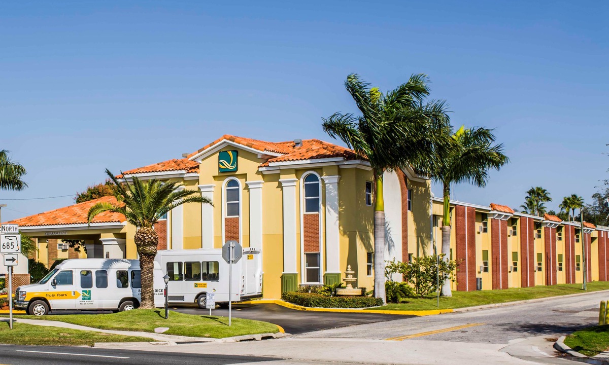 Golfview Hotel | Quality Inn Airport - Cruise Port