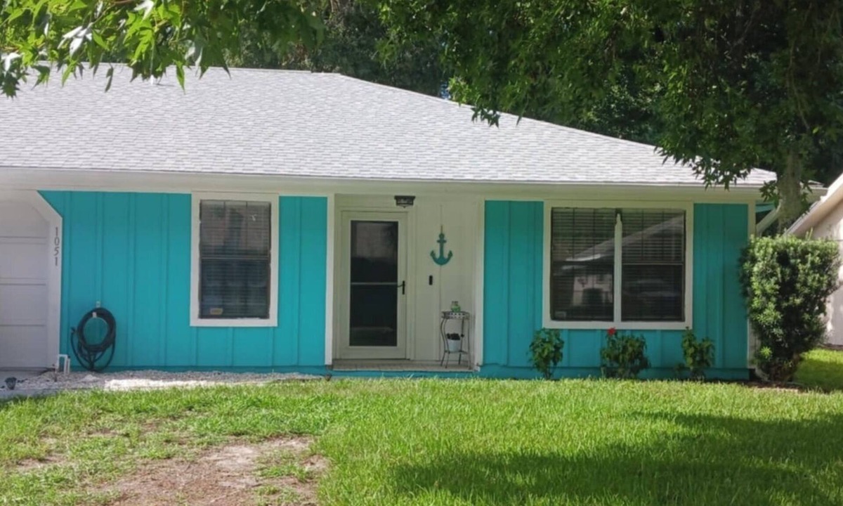 Port Orange House | Quiet Neighborhood 10 minutes from the beach and minutes from great eats