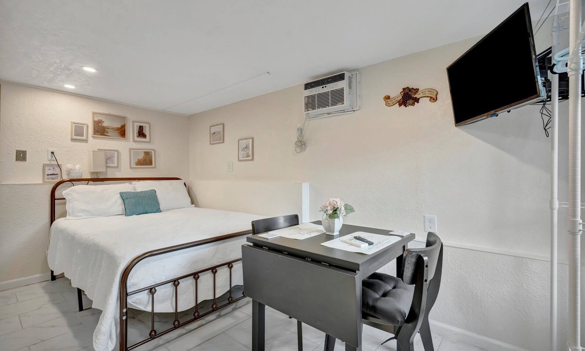 Temple Crest Apartment | Quiet Studio Near Busch Gardens, Fenced Yard & BBQ