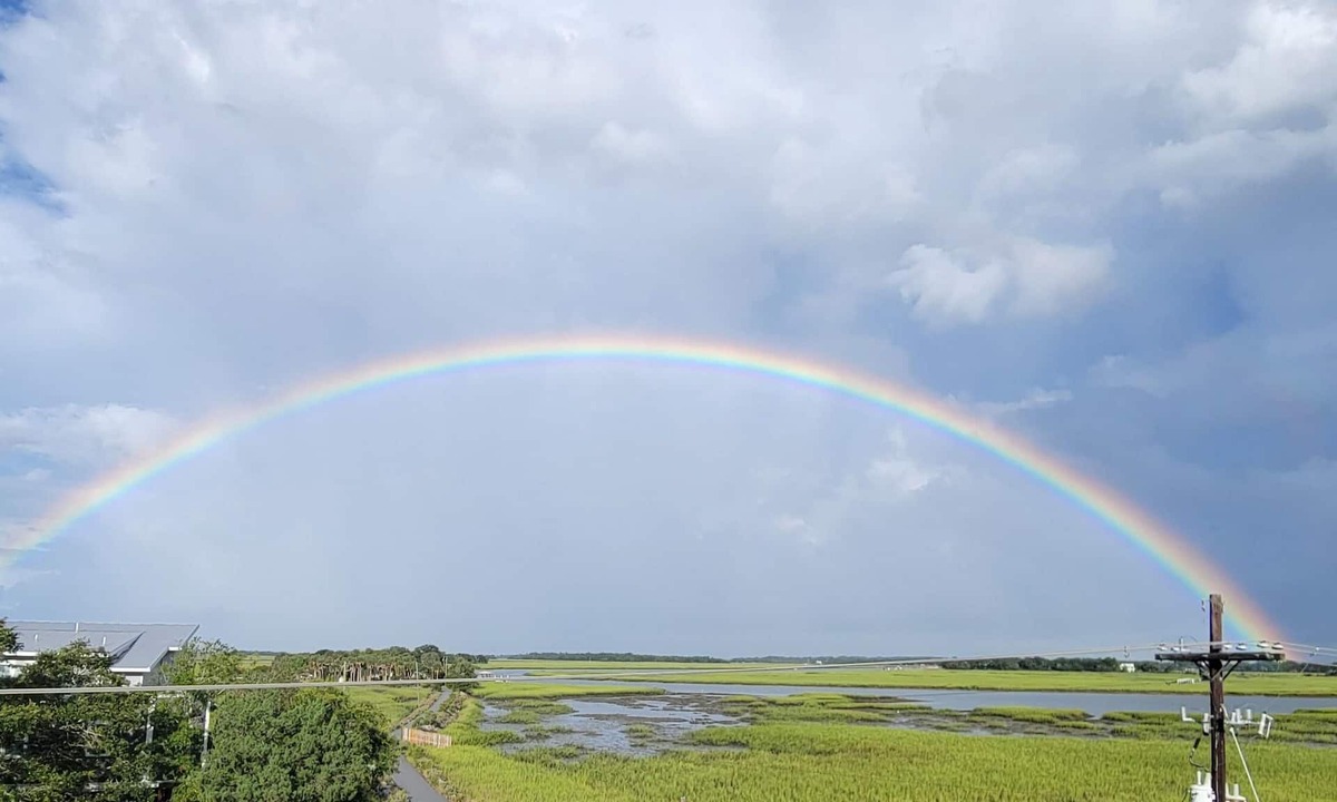Folly Beach Condo | Ready for the Beach & Sunset Views! Paddleboarding, Nature, Shopping & Seafood