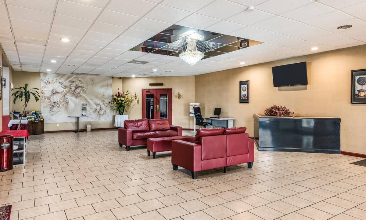 Harleigh Hotel | Red Carpet Inn Hazleton