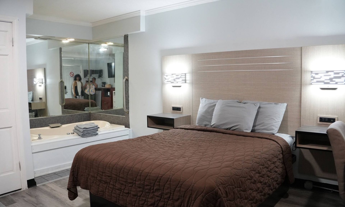 Webster Crossing Hotel | Relax Inn