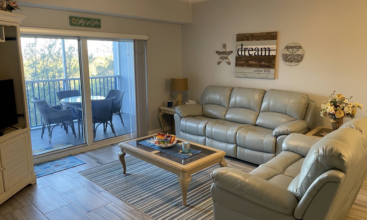 New Smyrna Beach Condo | Relaxing 3BR Condo Steps from Beach | Sleeps 8 | Great Amenities